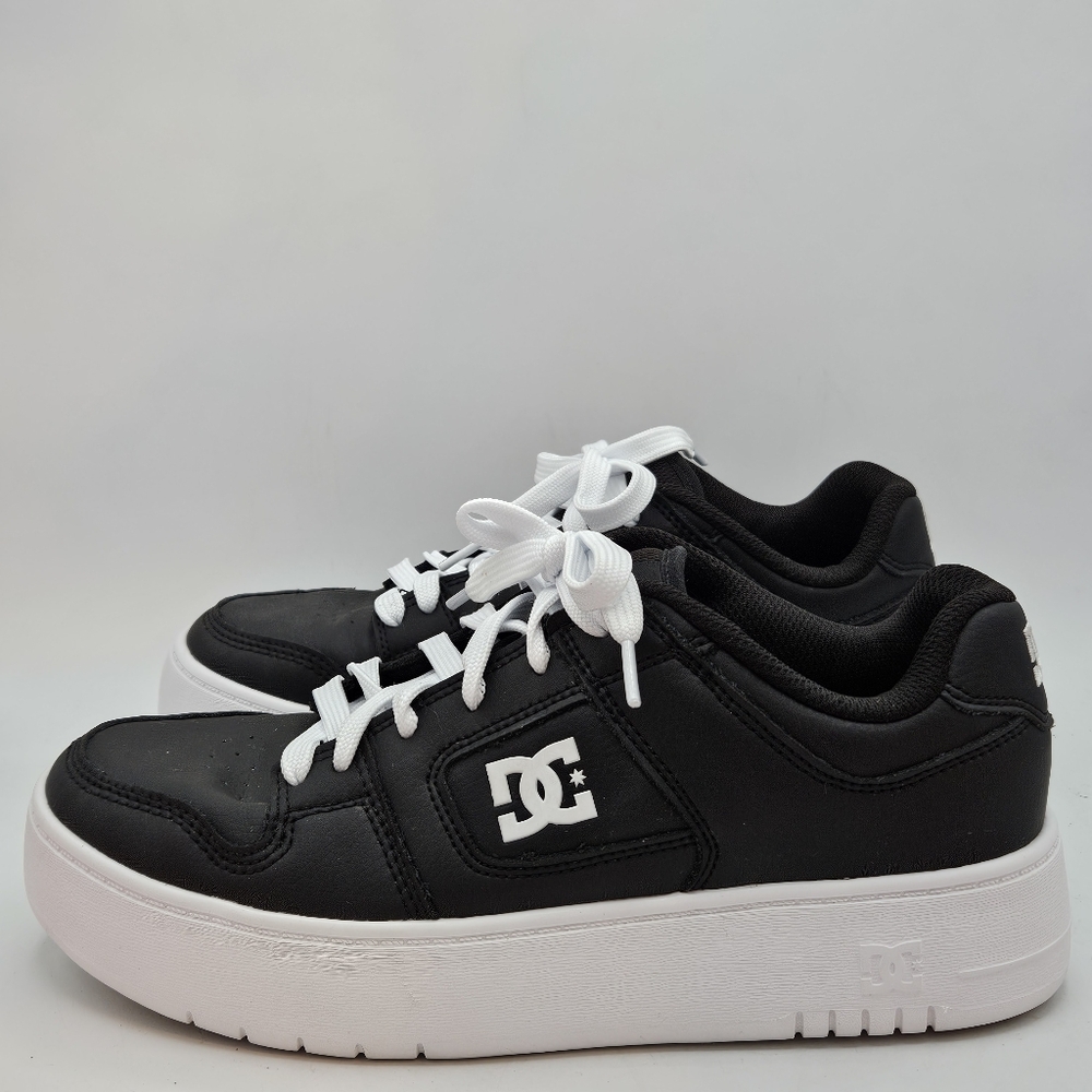 DC Women's Manteca 4 Platform Low Skate Shoe size 9.5